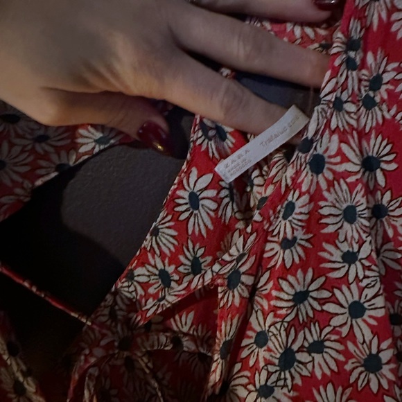 Zara Trafuluc Red Floral Butterfly Sleeve Crop Top - Picture 5 of 5